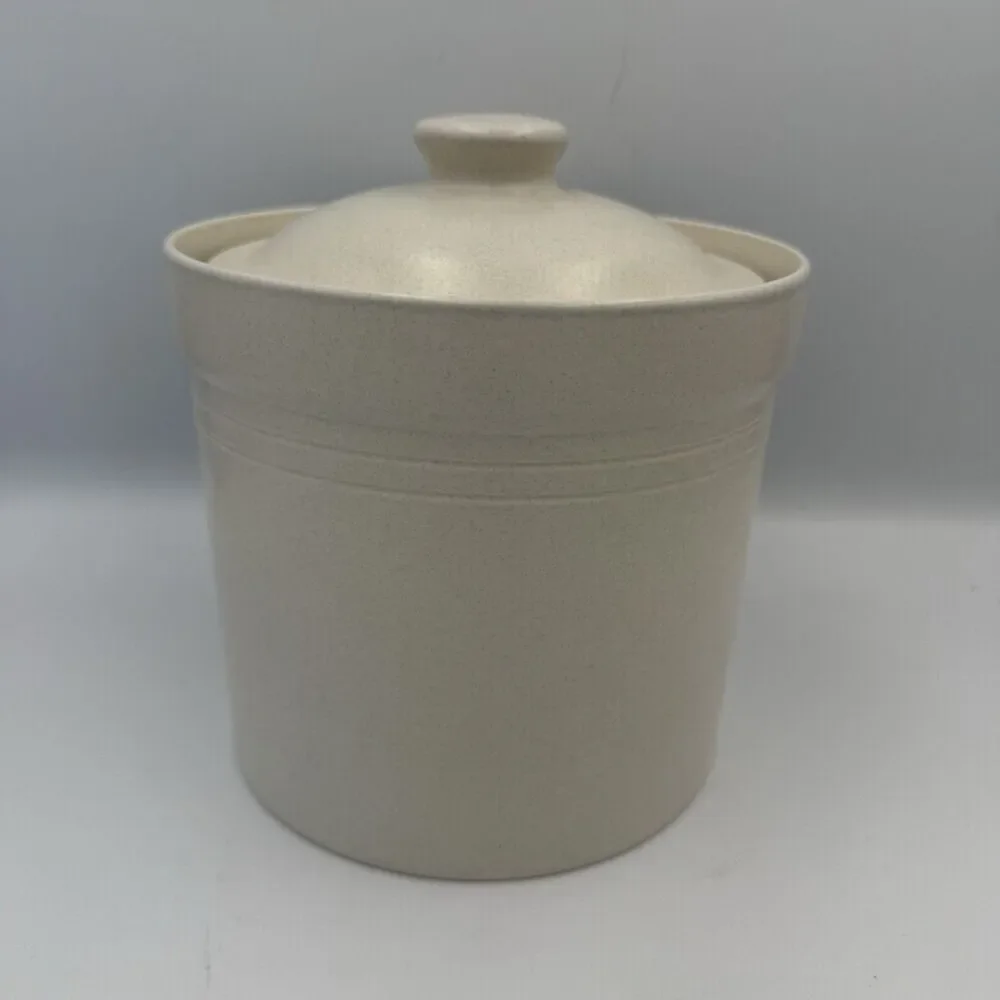 Vintage Pfaltzgraff Yorktowne Sugar Canister Crock 2.5 Qt 507 With Lid EUC